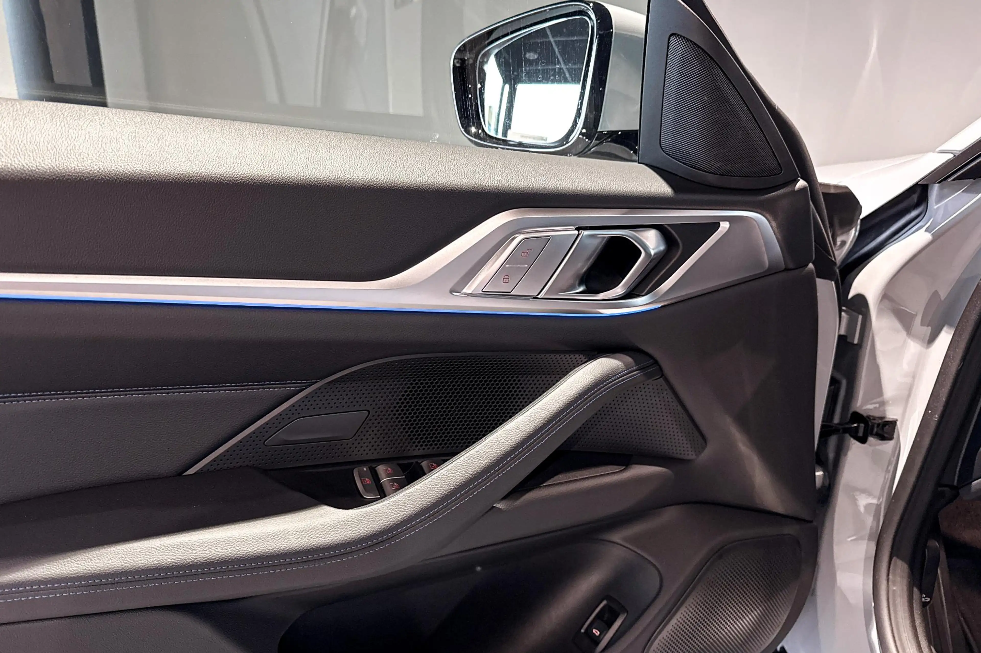 BMW i4 eDrive40 84 kWh | M Sport Pro | Glazen schuif-/kan — photo 9