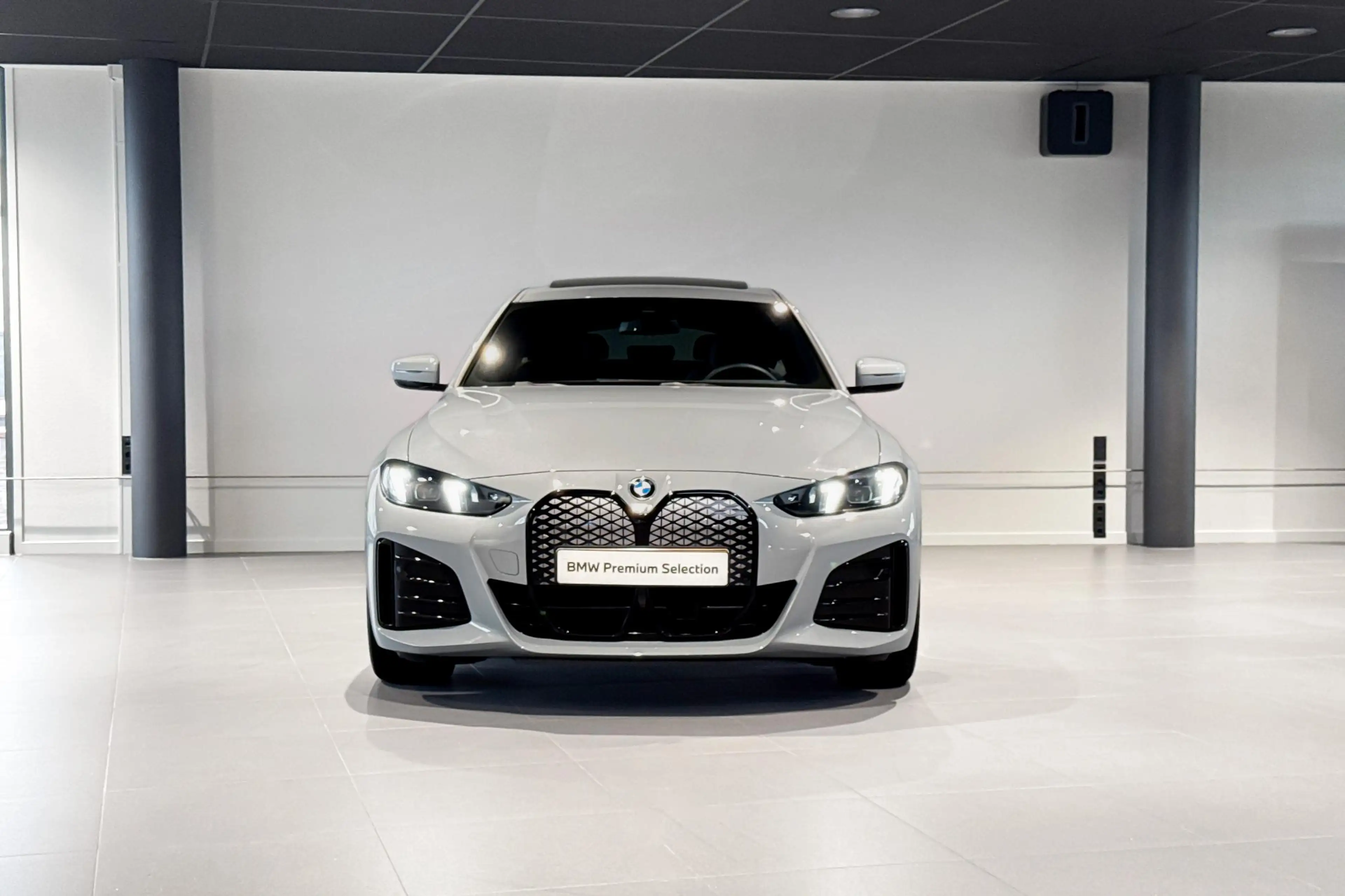 BMW i4 eDrive40 84 kWh | M Sport Pro | Glazen schuif-/kan — photo 5