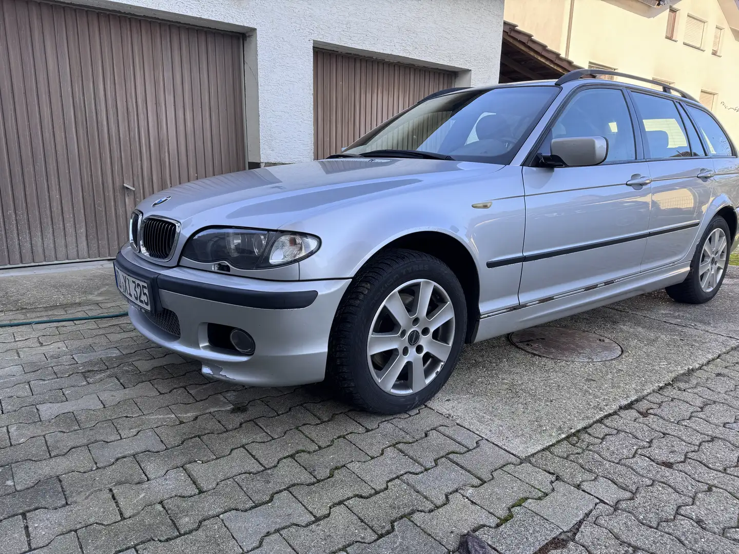 BMW 325 325xi touring - 1