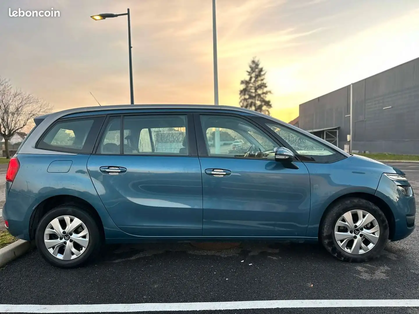 Citroen C4 Picasso grand 1.6 hdi boite automatique camera de recul + gps 145 810 kms 2015 Bleu - 2