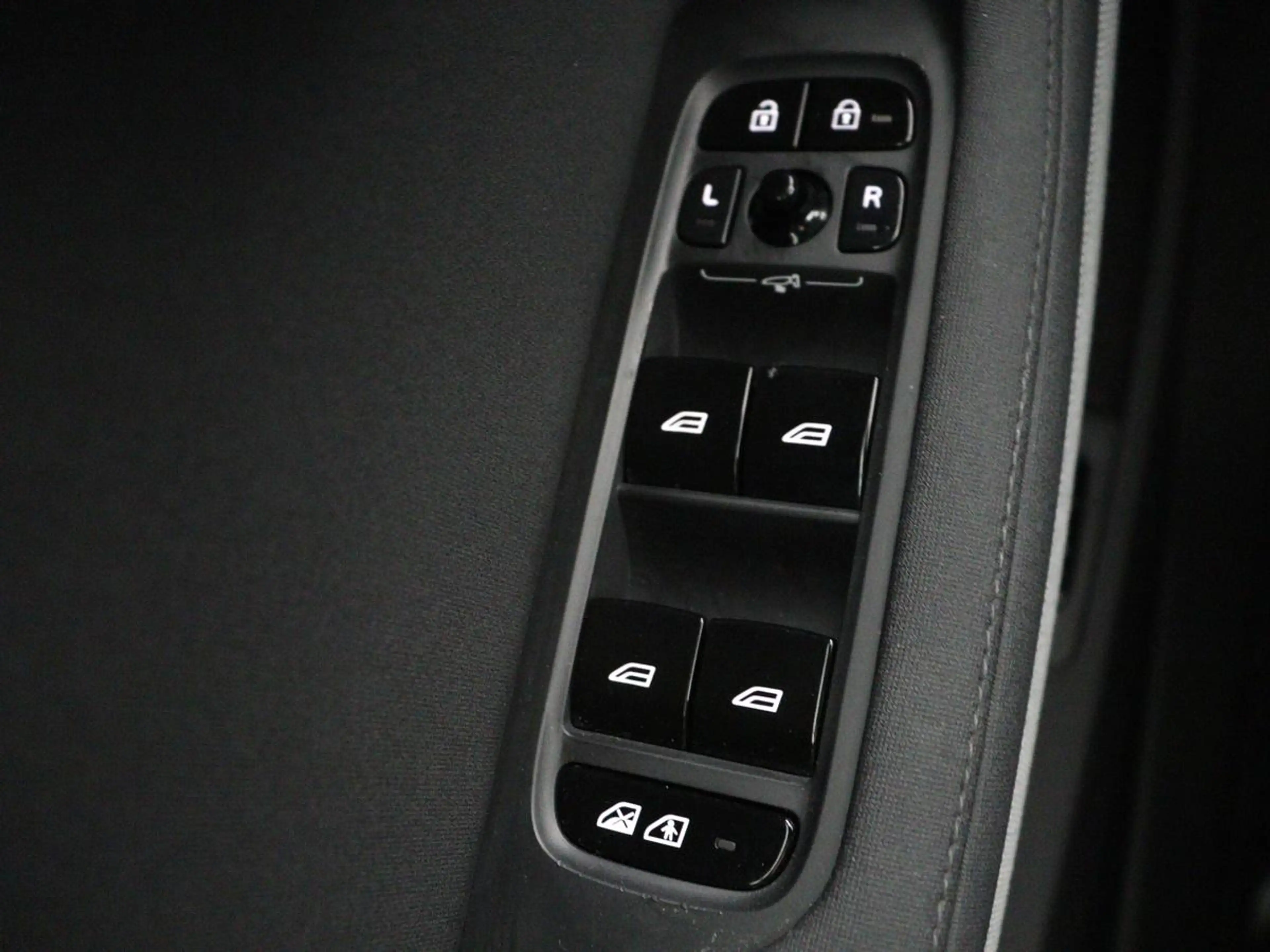Polestar 2 Standard Range Single Motor 63kWh | SOH 89.9% | Wa — photo 40
