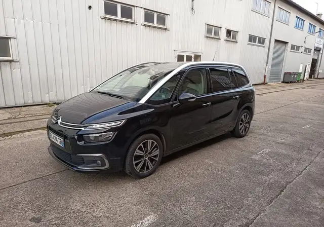 Citroen C4 Picasso Grand 1.6 hdi 120 gps cuir bi-ton camera bluetooth attelage APPLE CAR PLAY distribution neuve 7p