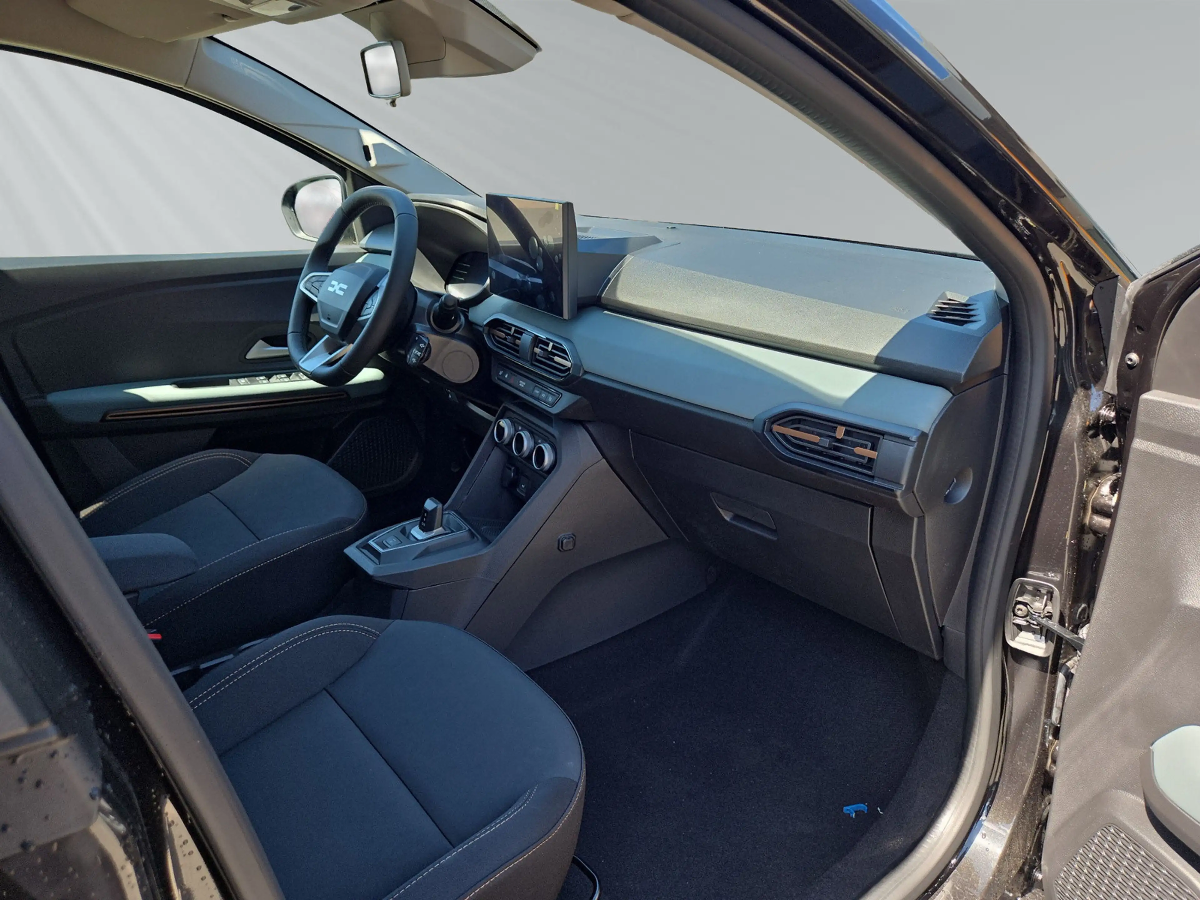 Dacia Jogger Extreme hybrid 155 — photo 11