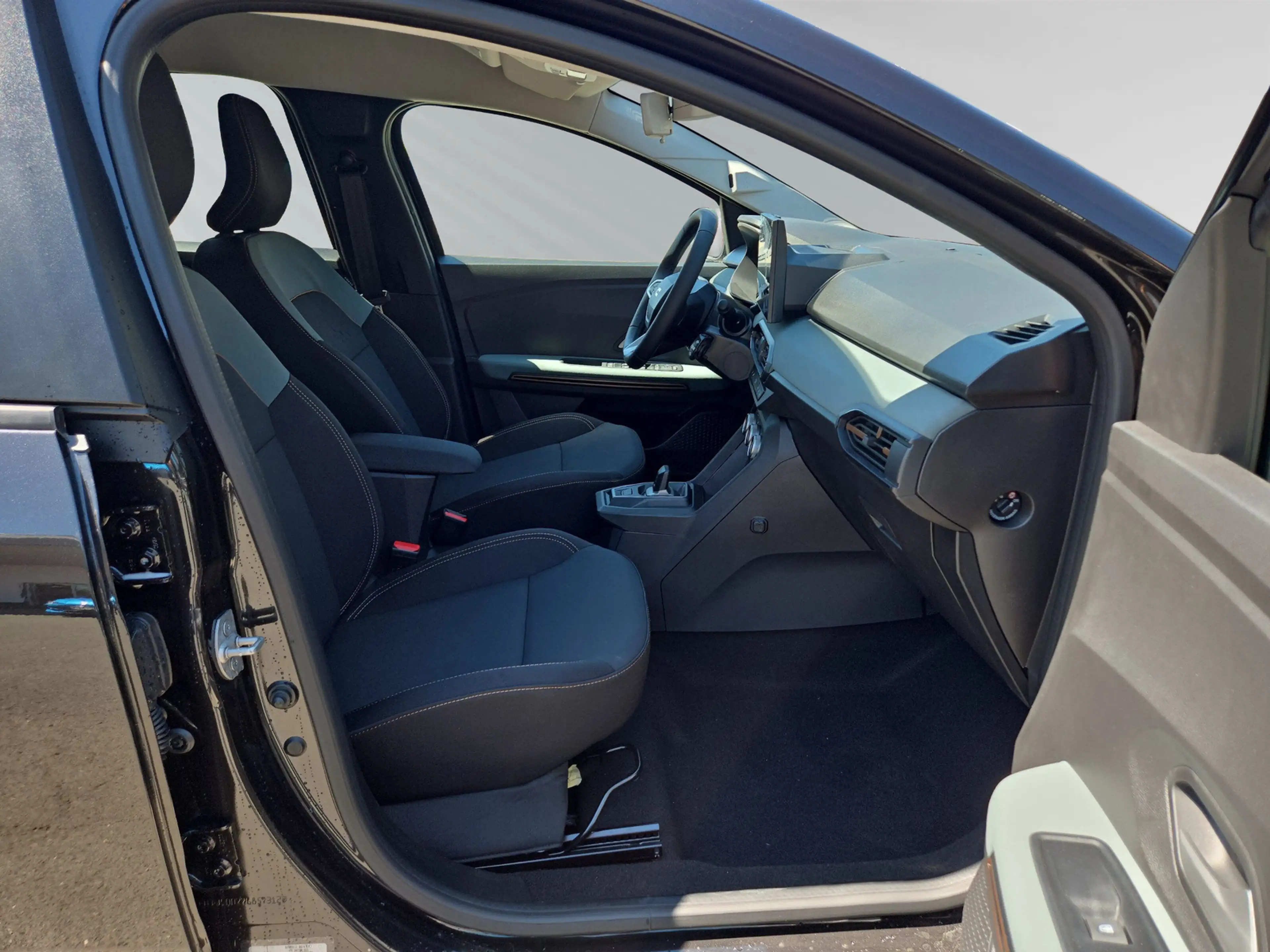 Dacia Jogger Extreme hybrid 155 — photo 10