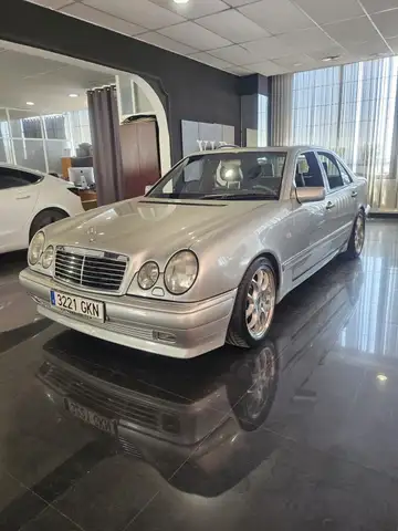 Mercedes-Benz E 420 Avantgarde