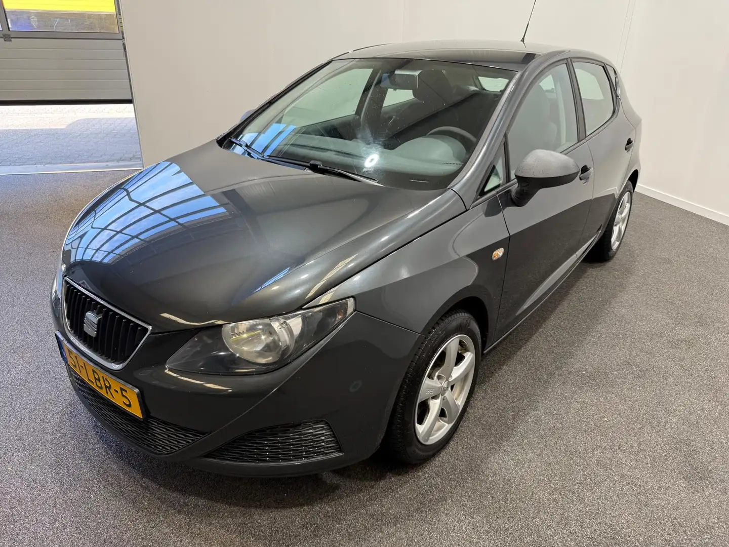SEAT Ibiza 1.4 Reference Grijs - 1