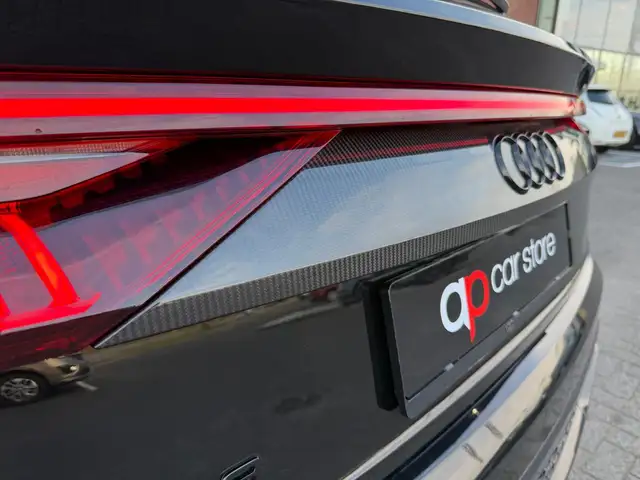 Audi RS Q8 view 8