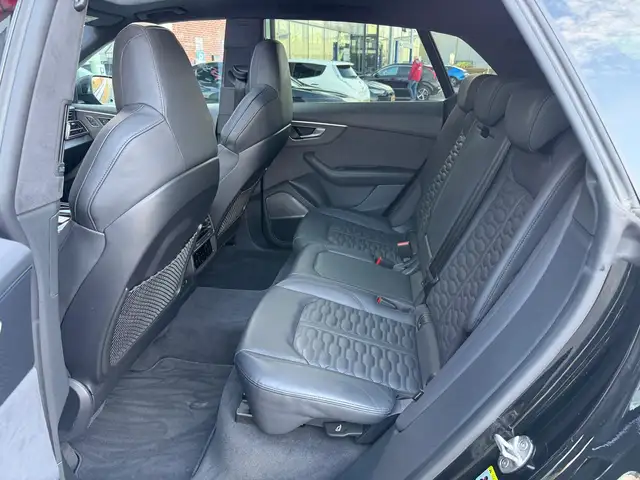 Audi RS Q8 view 15