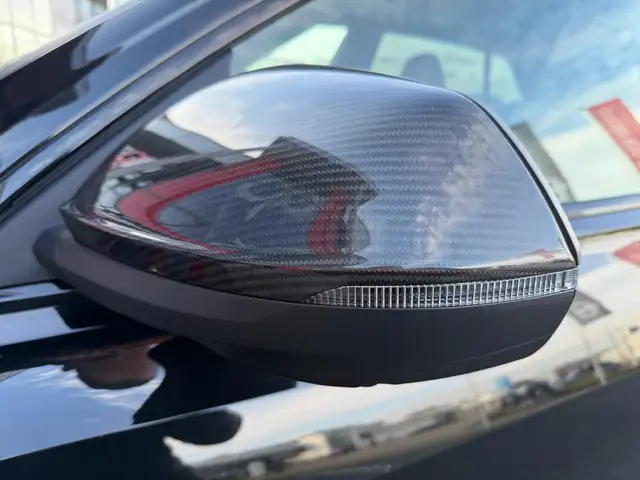 Audi RS Q8 view 12