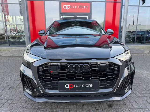 Audi RS Q8 view 2