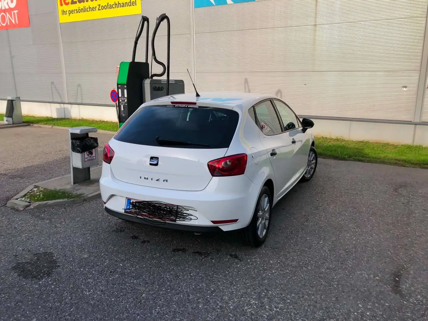 SEAT Ibiza Weiß - 2