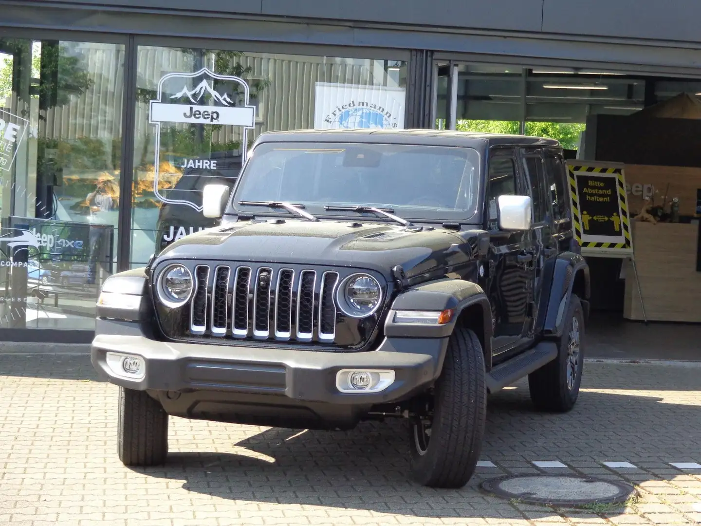 Jeep Wrangler Unlimited PHEV Sahara MY22 Negro - 1