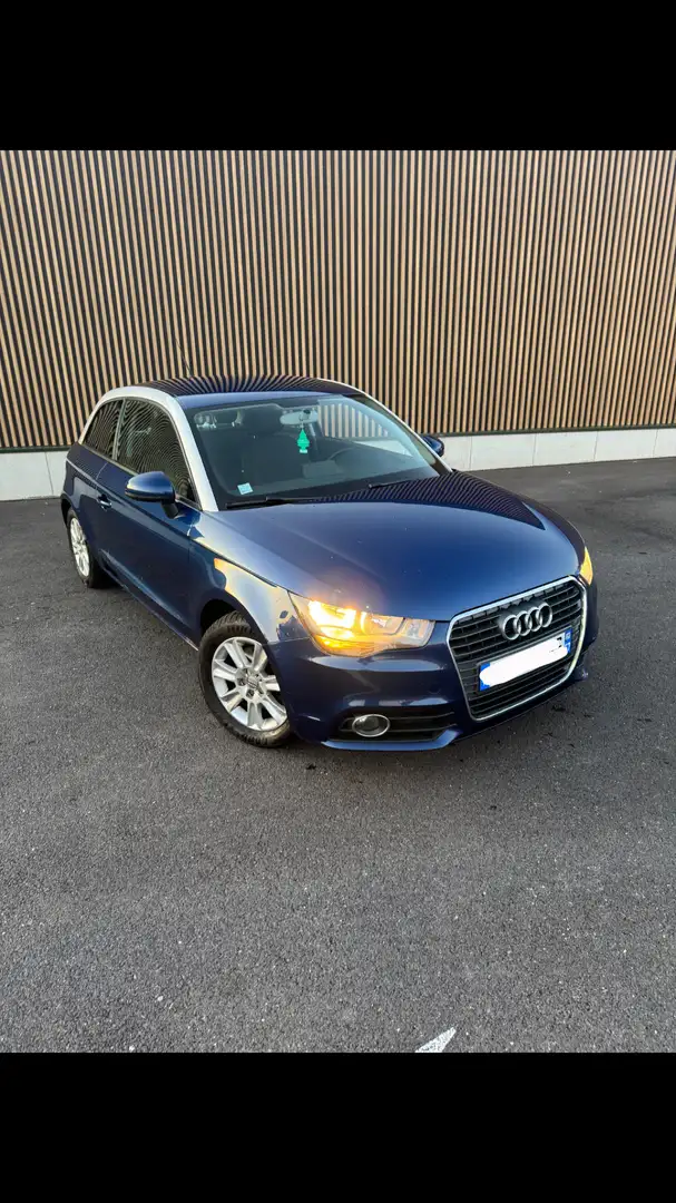 Audi A1 1.6 TDI 105 Attraction - 2