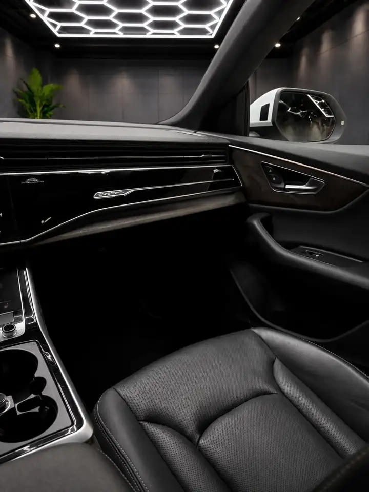 Audi Q8 fotografie Audi Q8