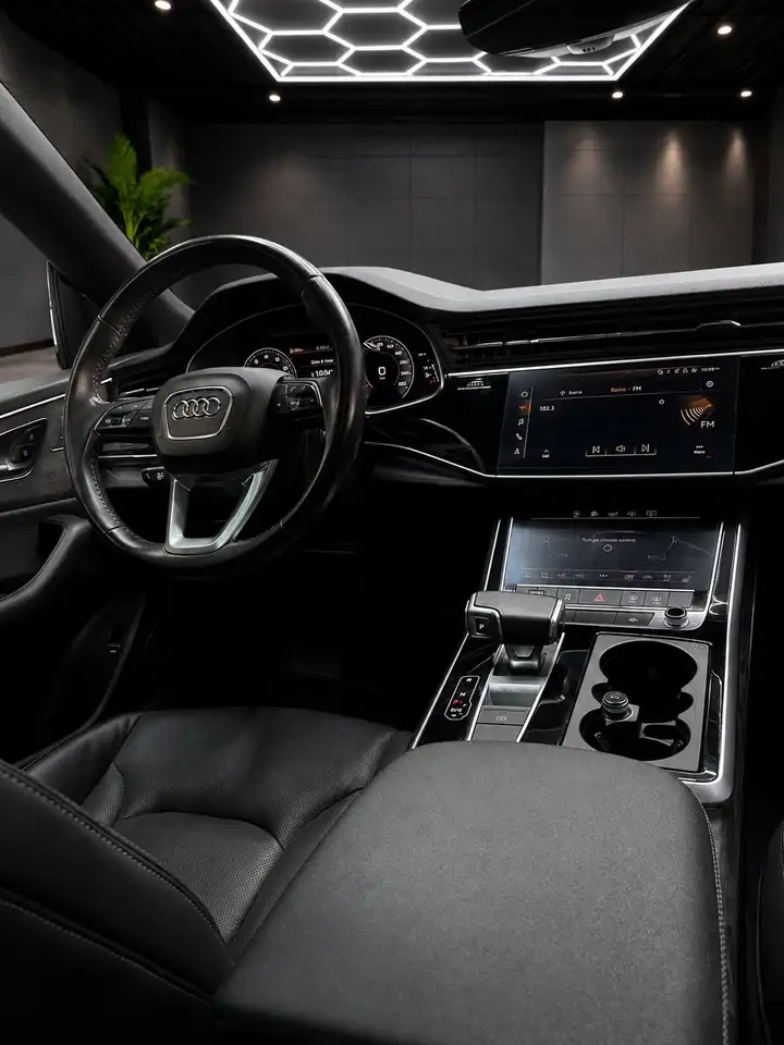 Audi Q8 fotografie Audi Q8