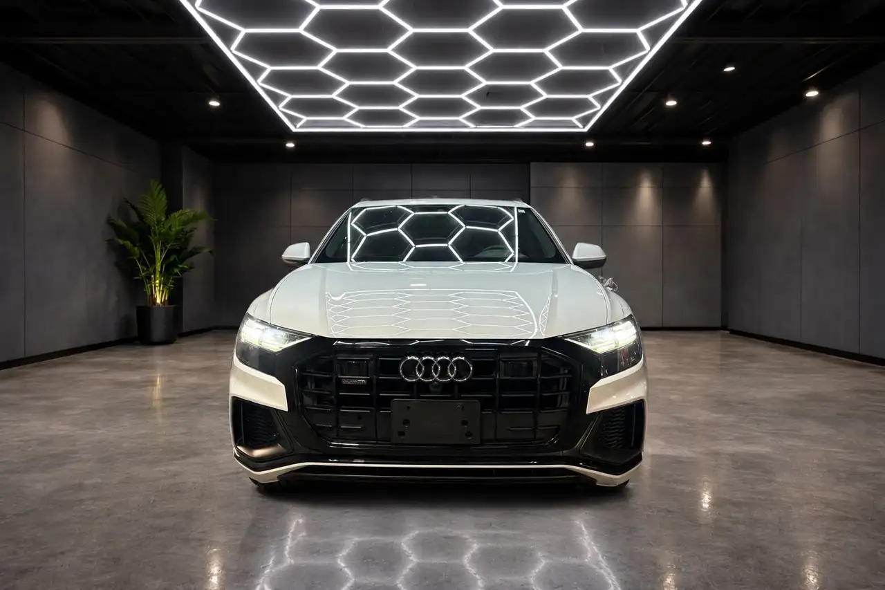 Audi Q8 fotografie Audi Q8