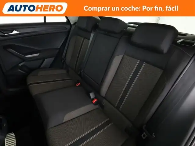 Volkswagen T-Roc view 15