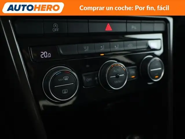 Volkswagen T-Roc view 26