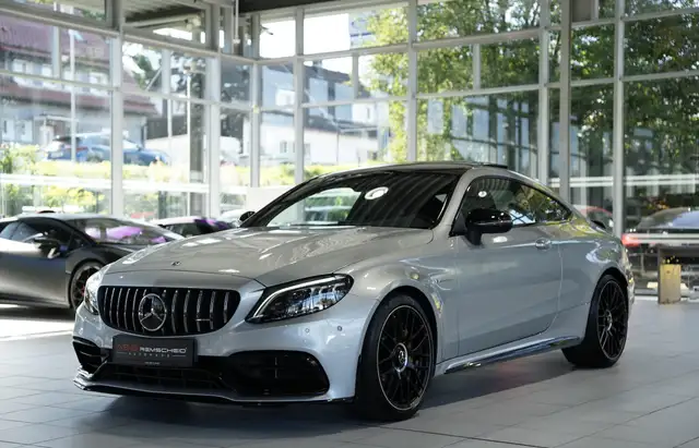 Mercedes-Benz C-Class view 4