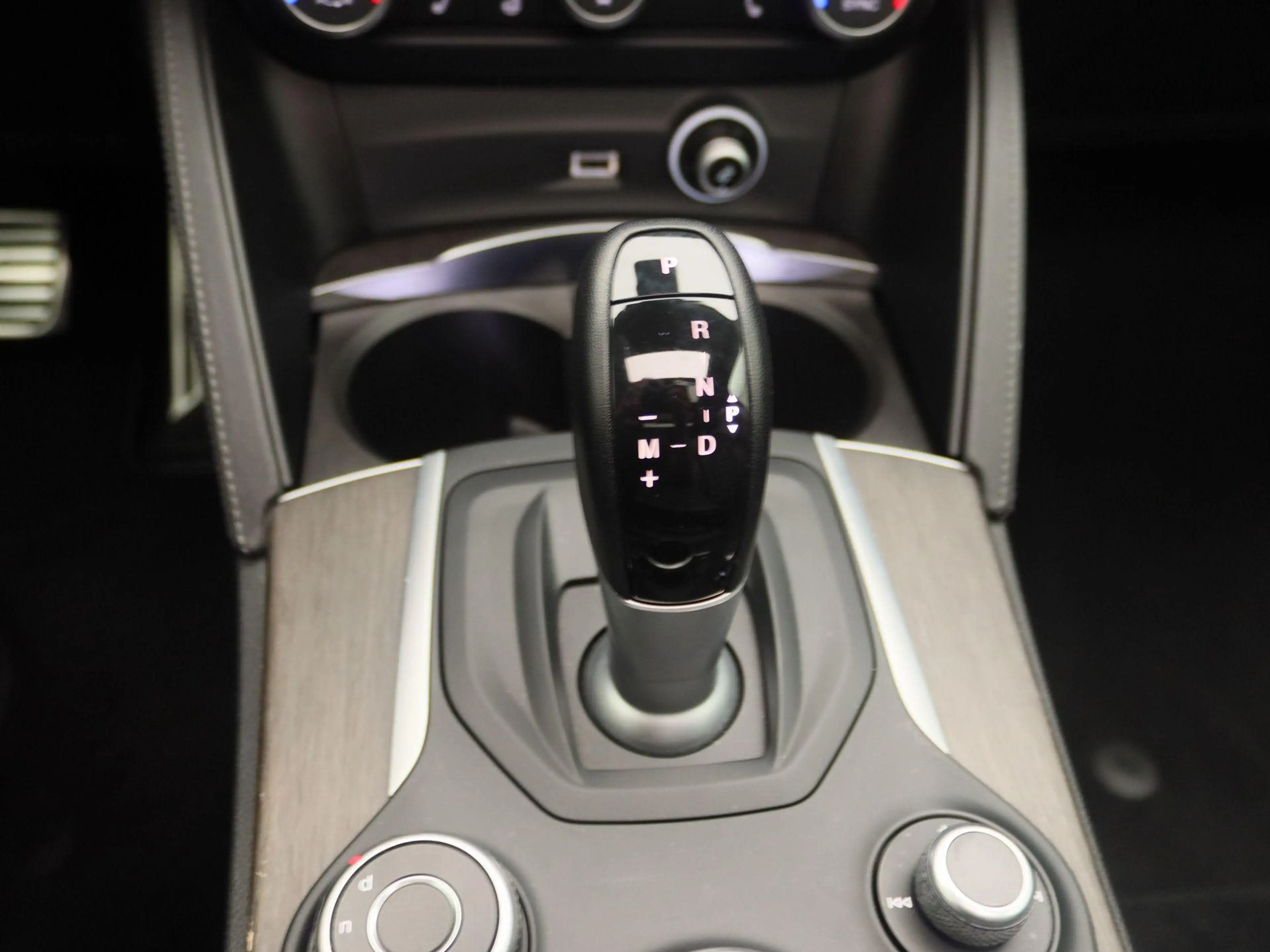 Alfa Romeo Stelvio 2.0 T AWD First Edition | Panoramadak | Leder | Le — photo 11