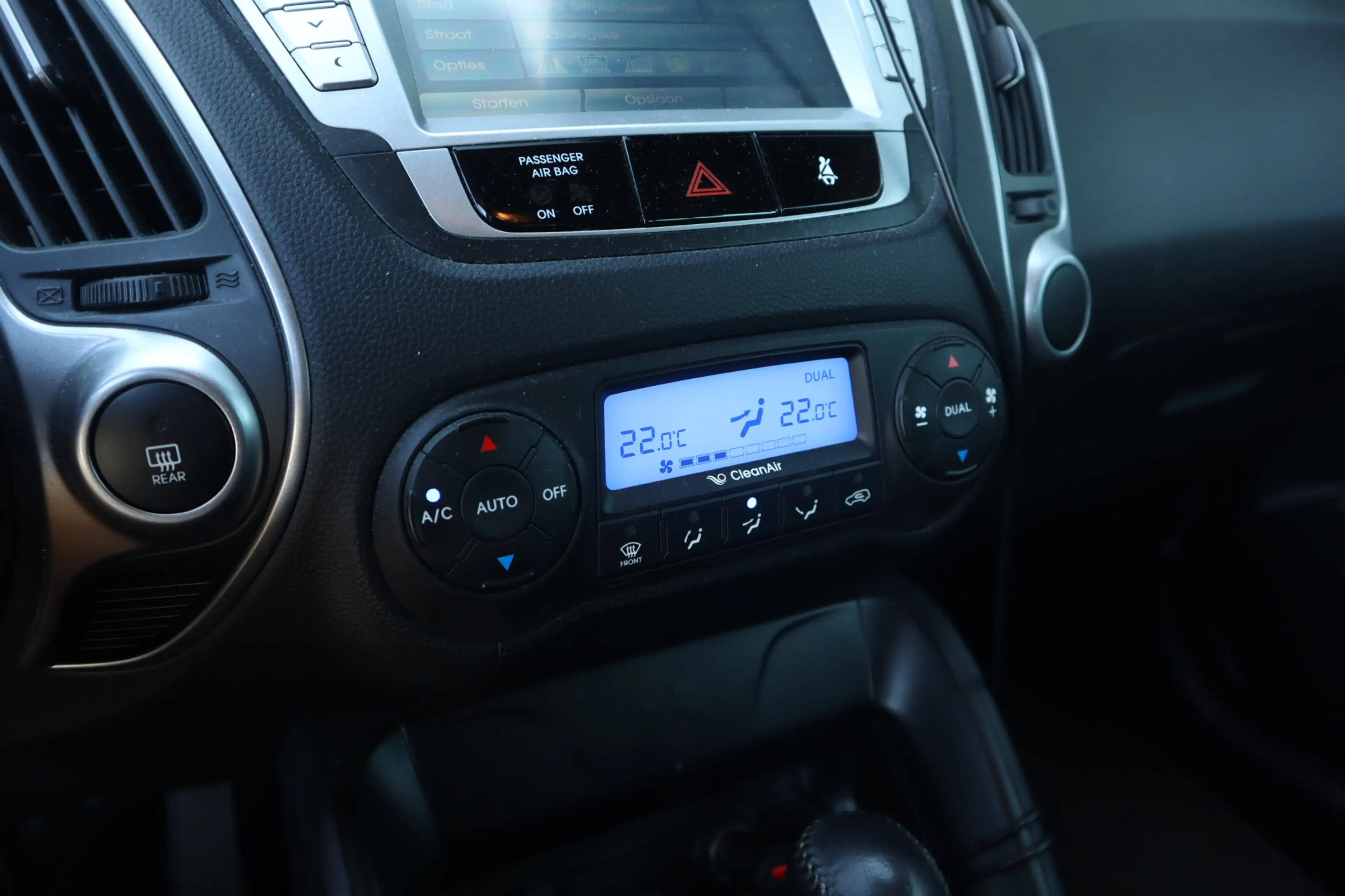 Hyundai iX35 2.0i Business Edition — photo 18