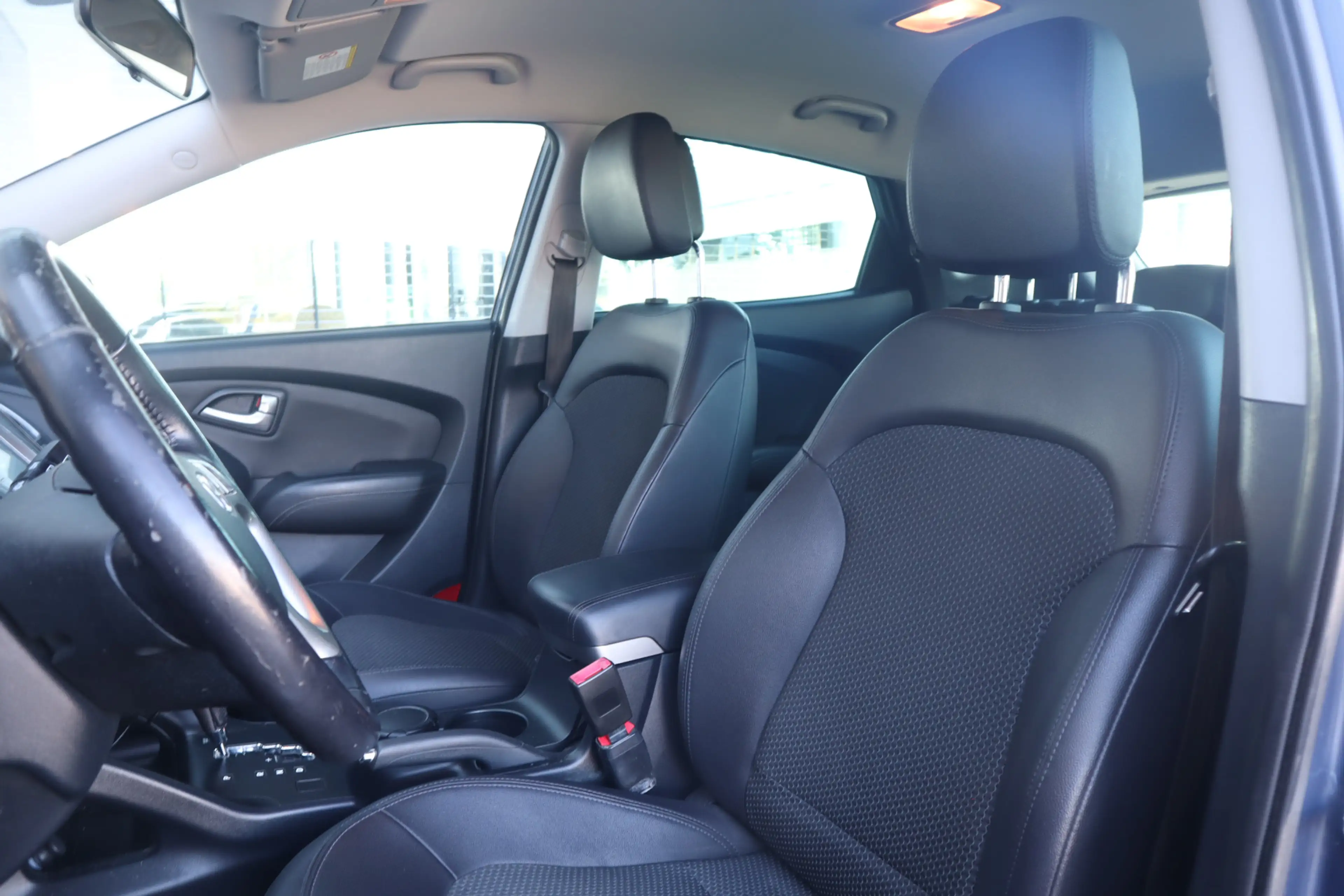 Hyundai iX35 2.0i Business Edition — photo 11