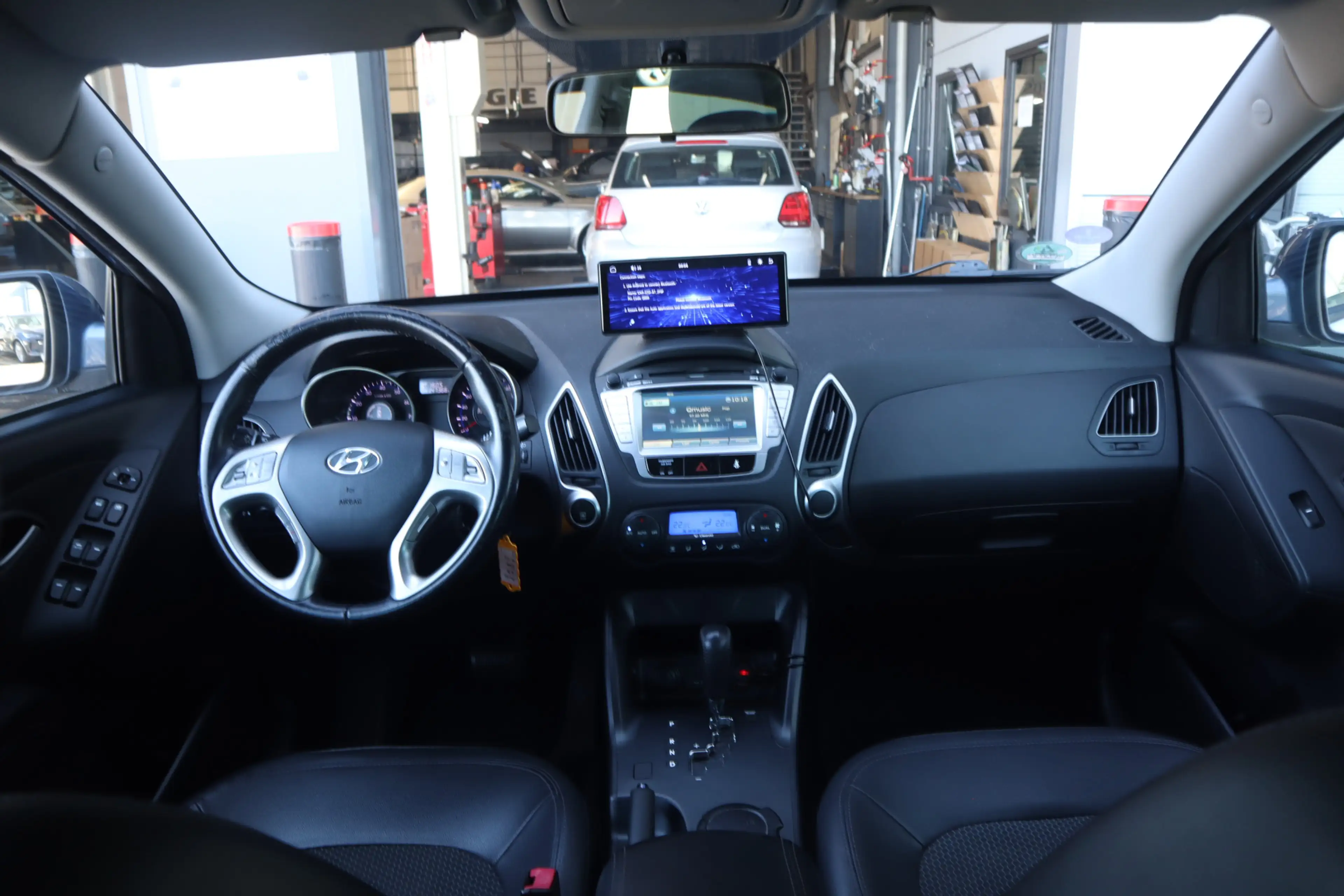 Hyundai iX35 2.0i Business Edition — photo 10