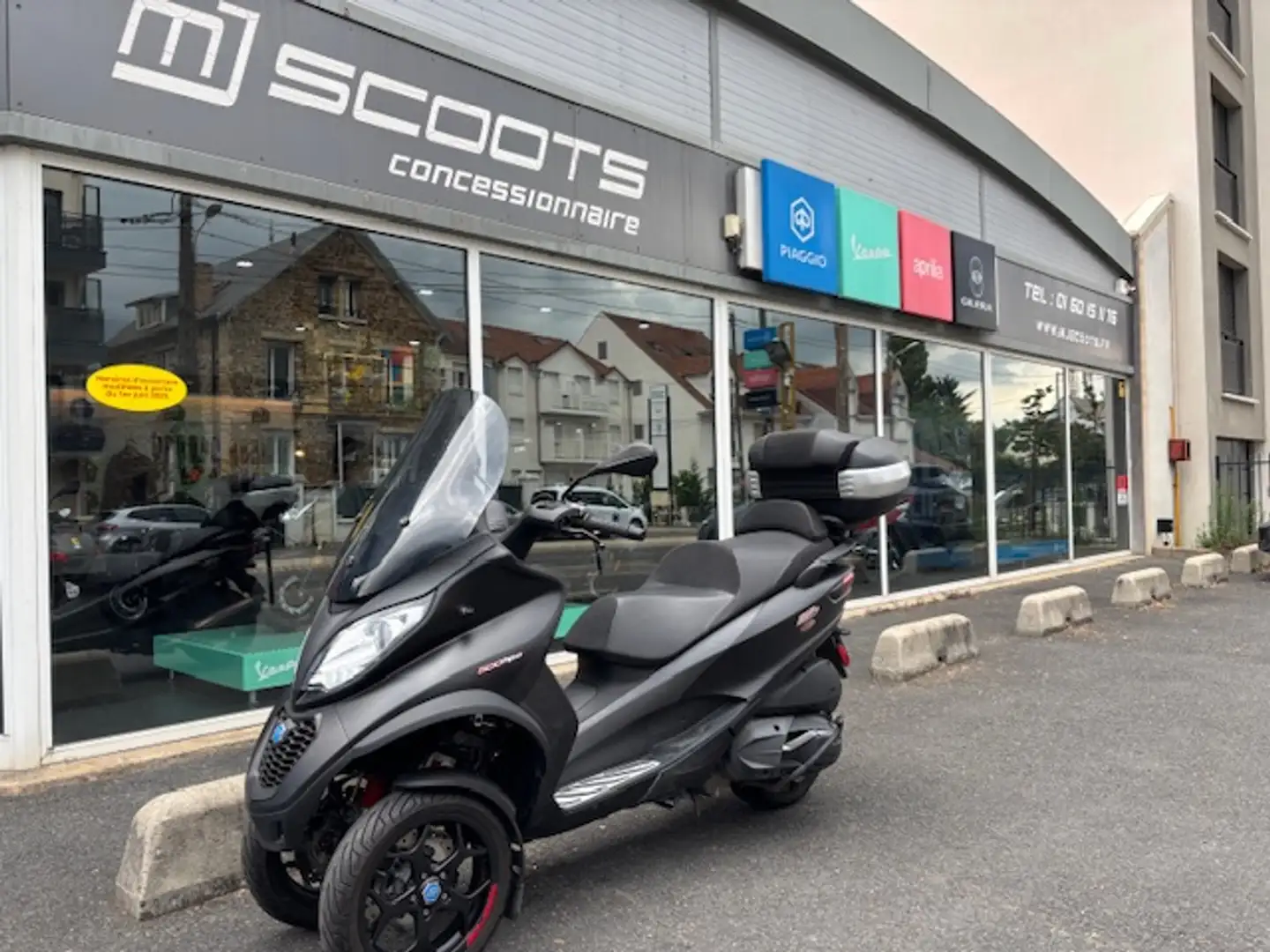 Piaggio MP3 500 Schwarz - 1