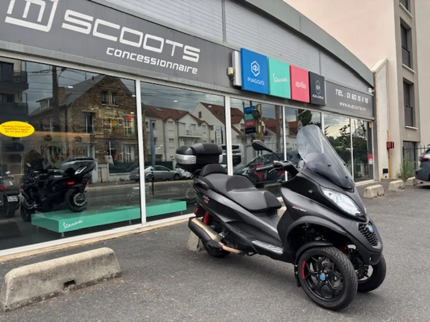 Piaggio MP3 500 Schwarz - 2
