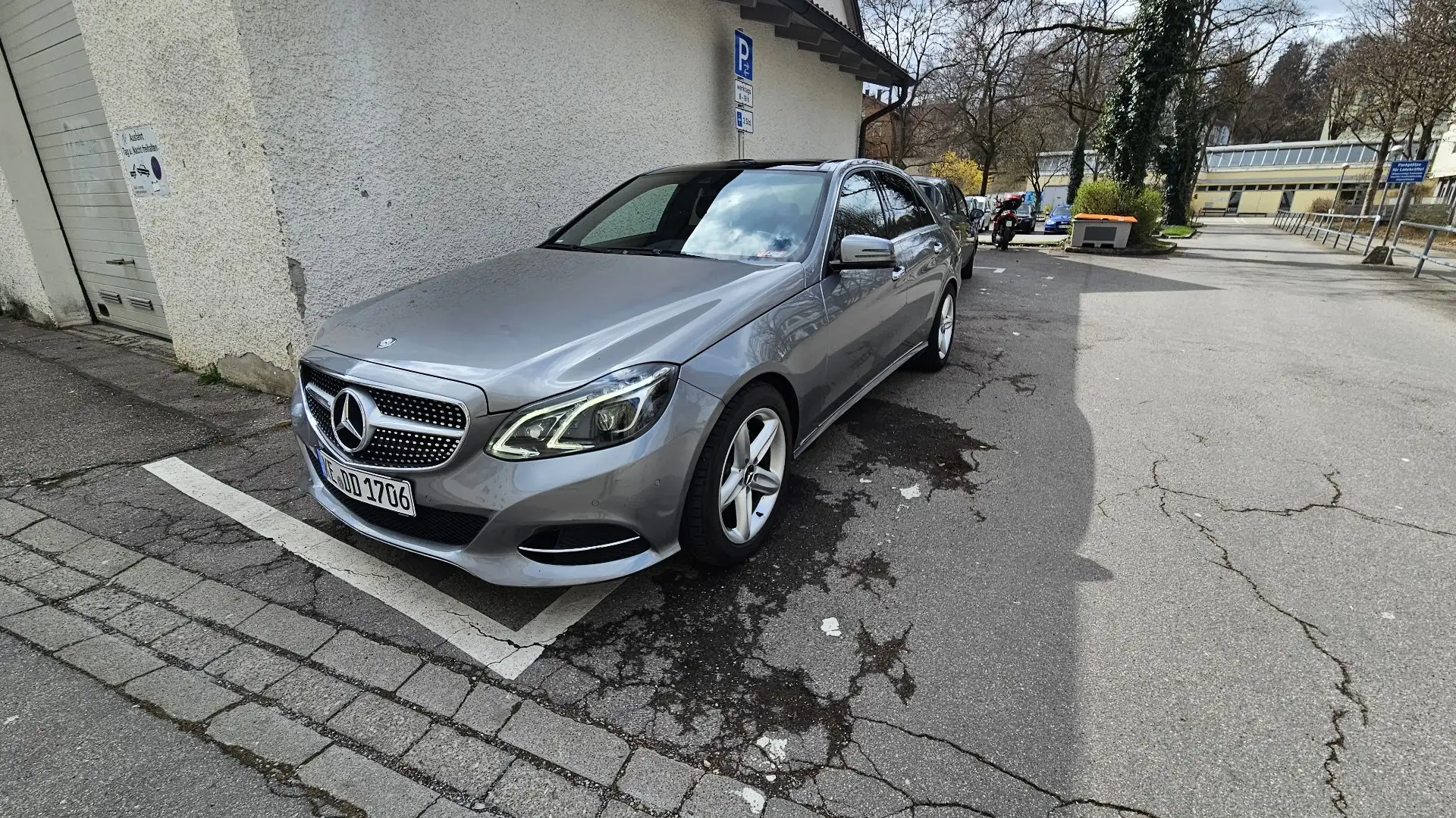 Mercedes-Benz E 300 BlueTEC HYBRID 7G-TRONIC - 1
