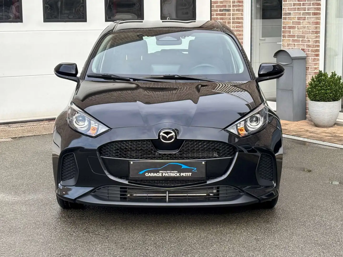 Mazda 2 2 Hybrid 1.5 VVT-i 116 CVT CENTRE-LINE Zwart - 2