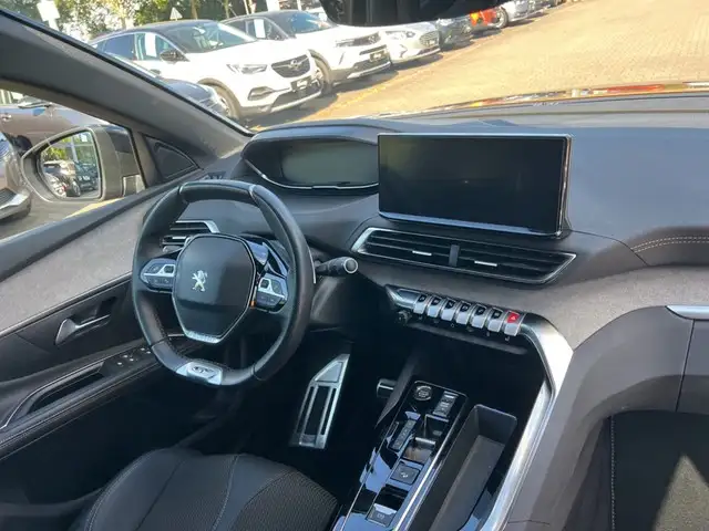 Peugeot 5008 view 10