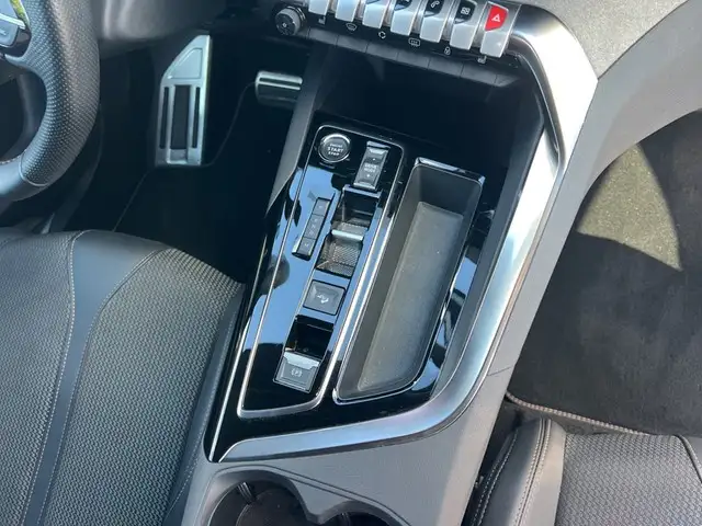 Peugeot 5008 view 11