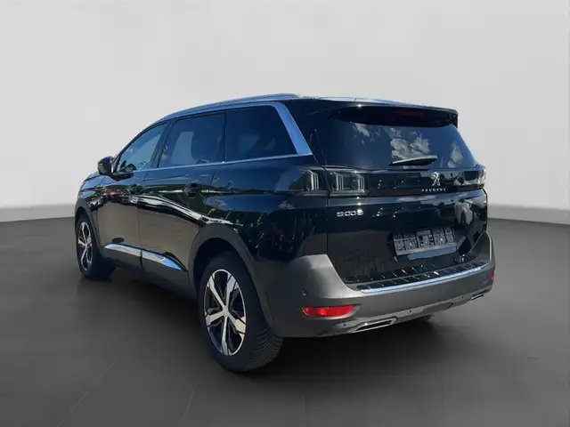 Peugeot 5008 view 3