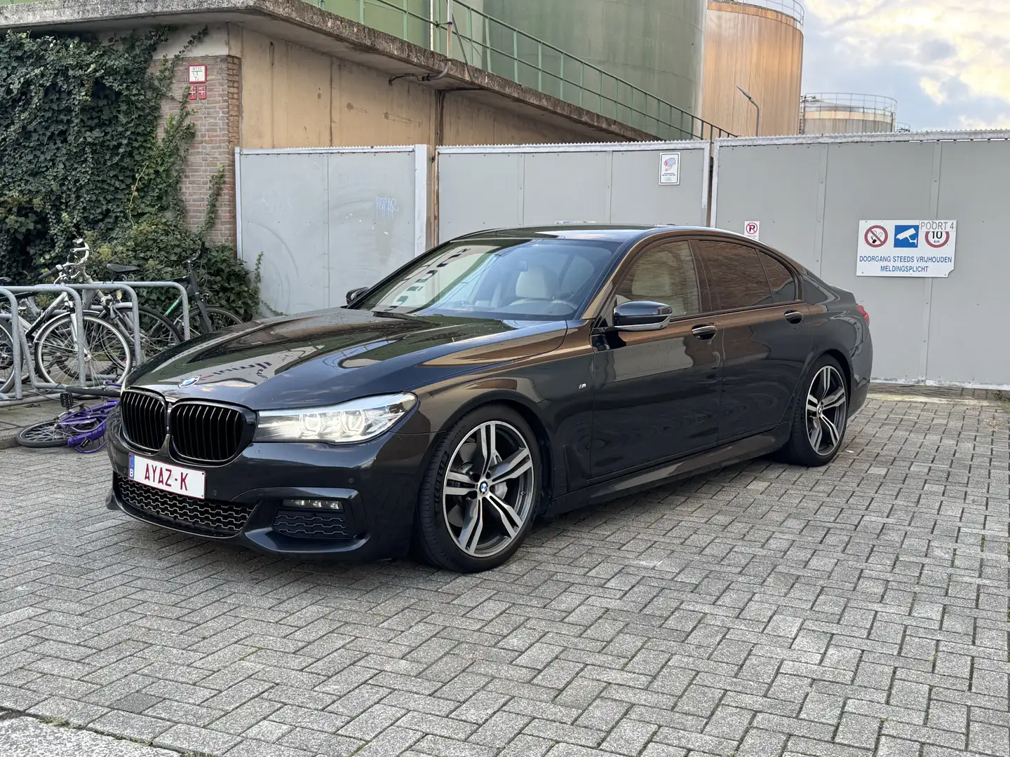 BMW 730 D M Pack shadowline dealer onderhouden - 1