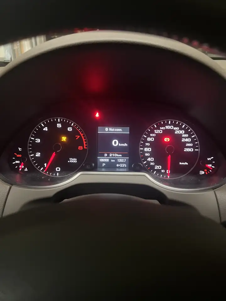 Audi Q5 снимка Audi Q5