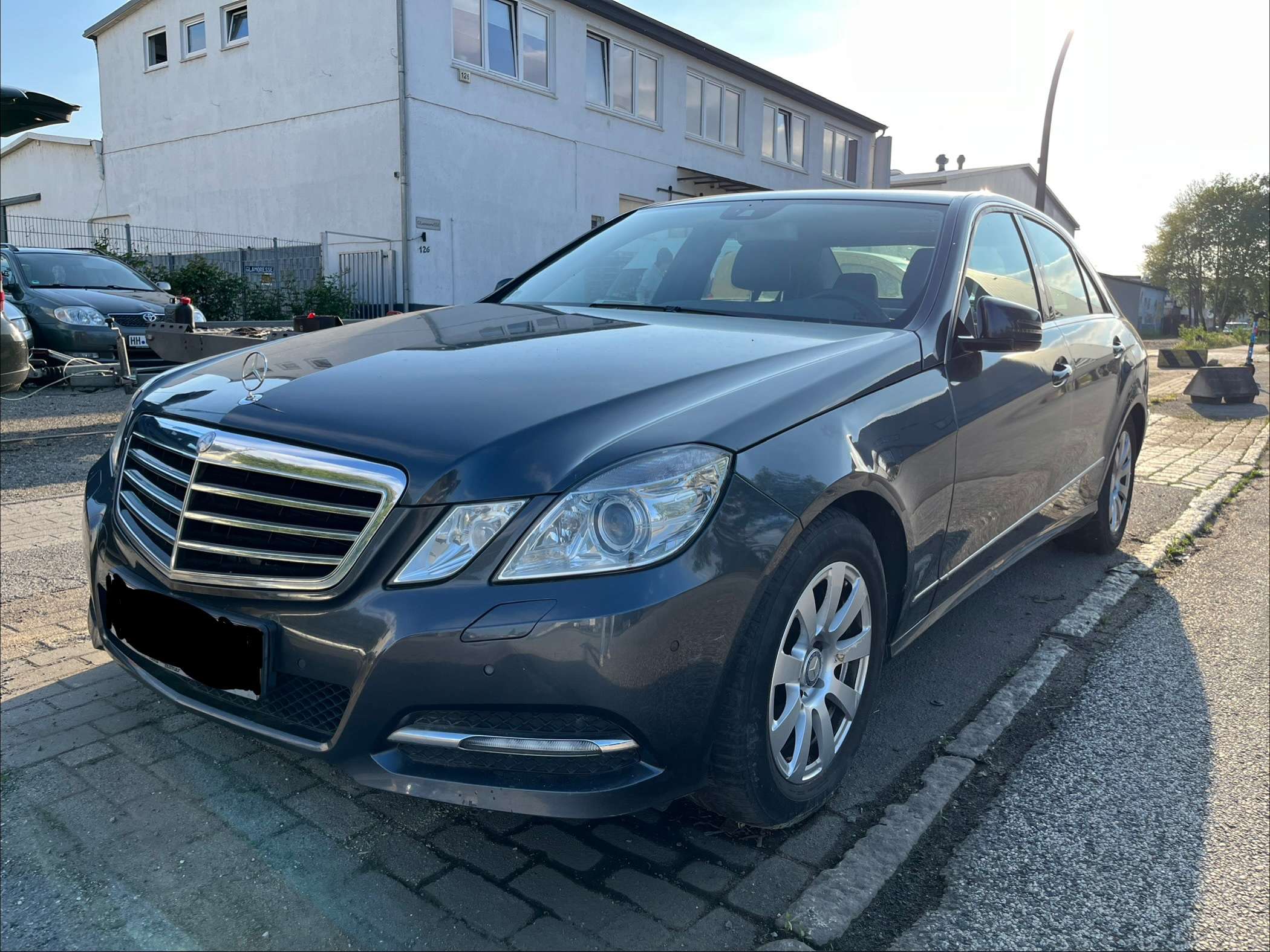 Second hand Mercedes Benz E-Class 300