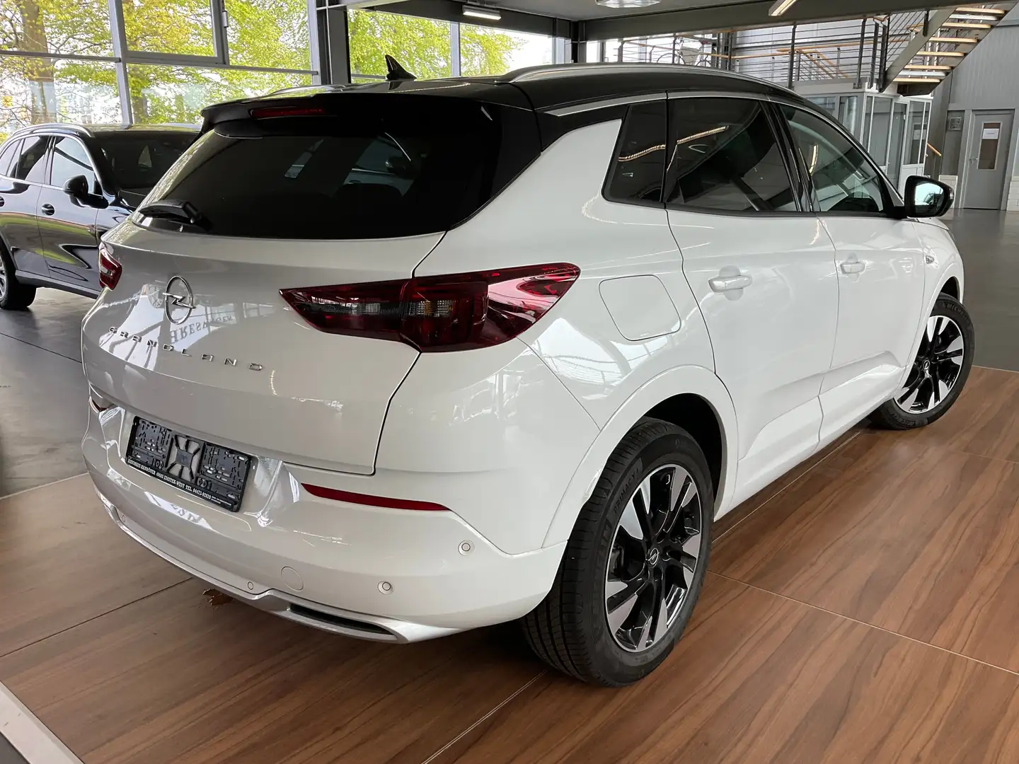 Opel Grandland Grandland Ultimate NAVI/ACC/KAMERA/SPUR/TOTW/APP Bílá - 2