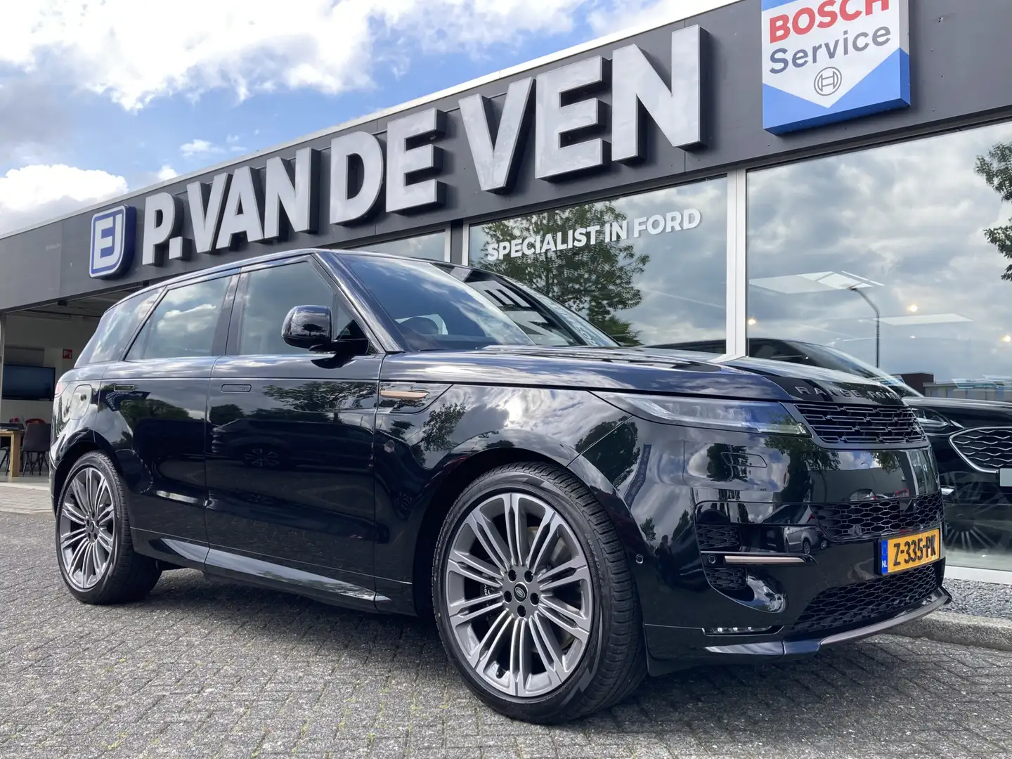 Land Rover Range Rover Sport P460e Dynamic SE PHEV | Direct leverbaar! NL auto Zwart - 1
