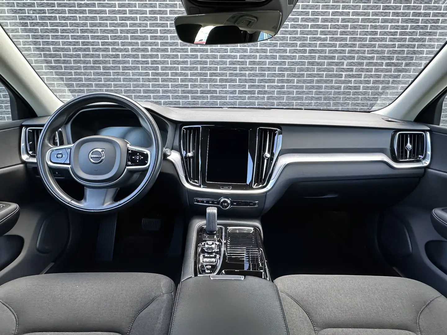 Volvo V60 2.0 T6 Recharge AWD R-Design | Navigatie | Keyless Blanco - 2