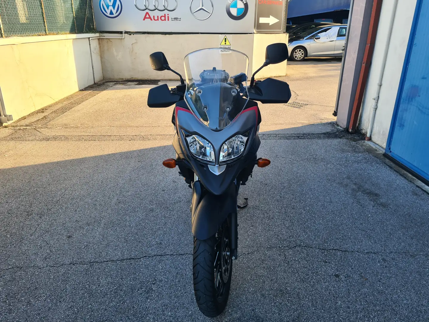 Suzuki V-Strom 650 Nero - 2