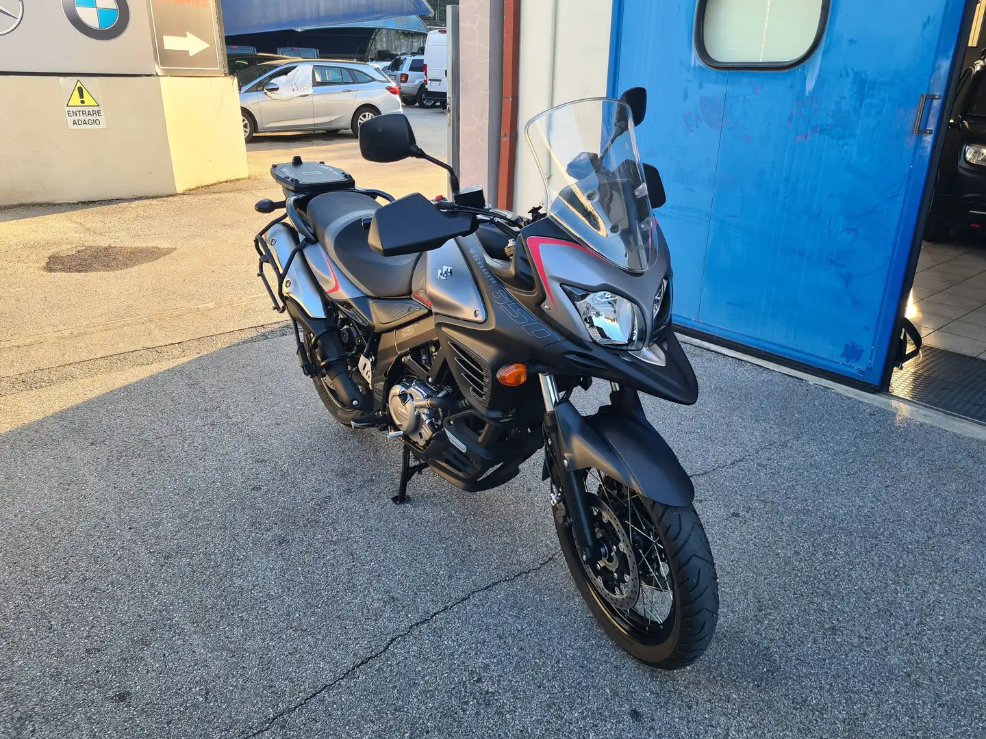 Suzuki V-Strom 650 Nero - 1