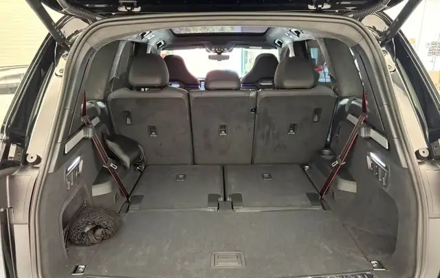 Audi Q7 view 13