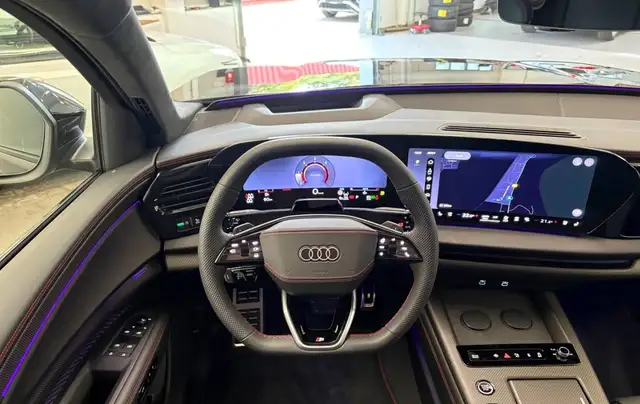 Audi Q7 view 10