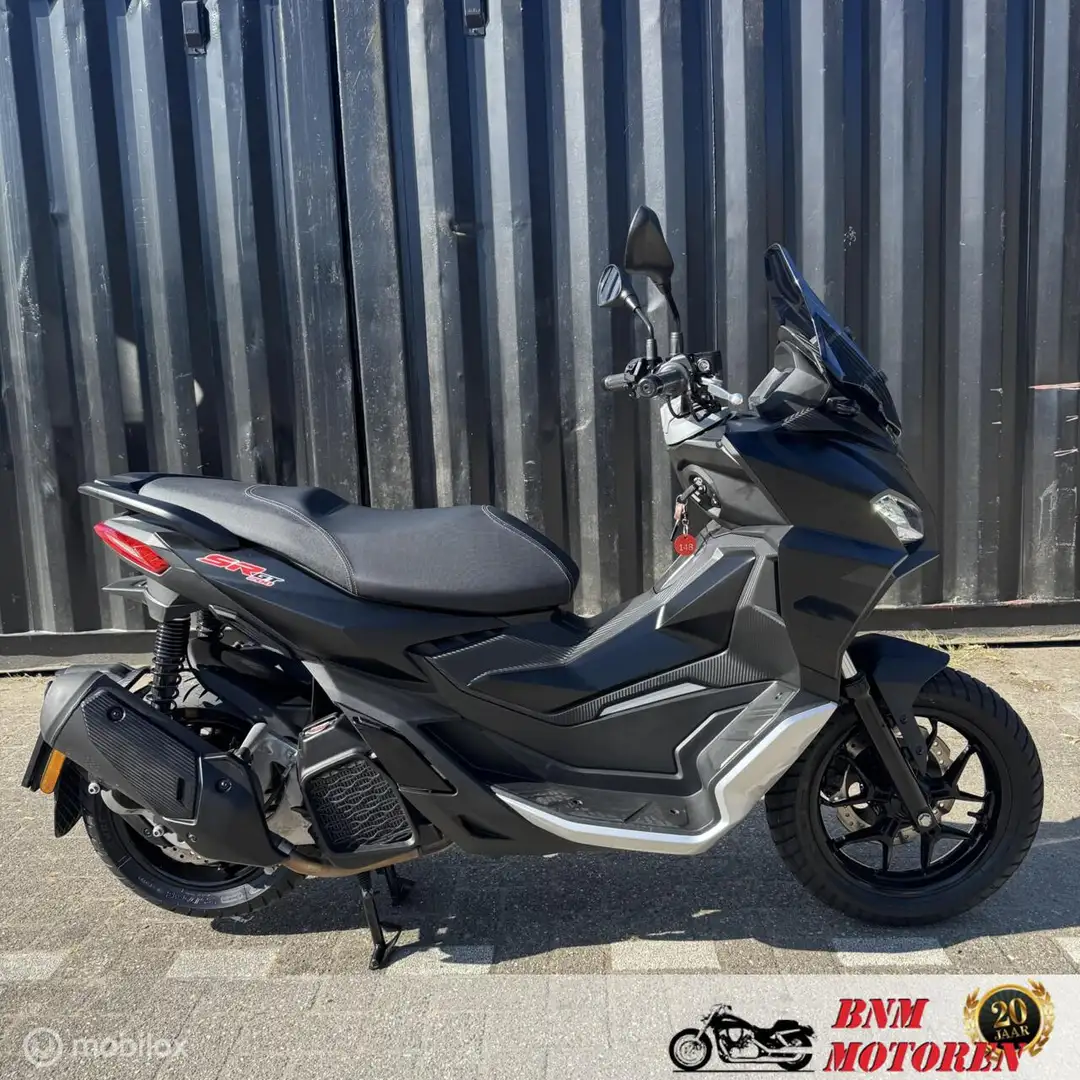 Aprilia SR GT 200 Czarny - 1
