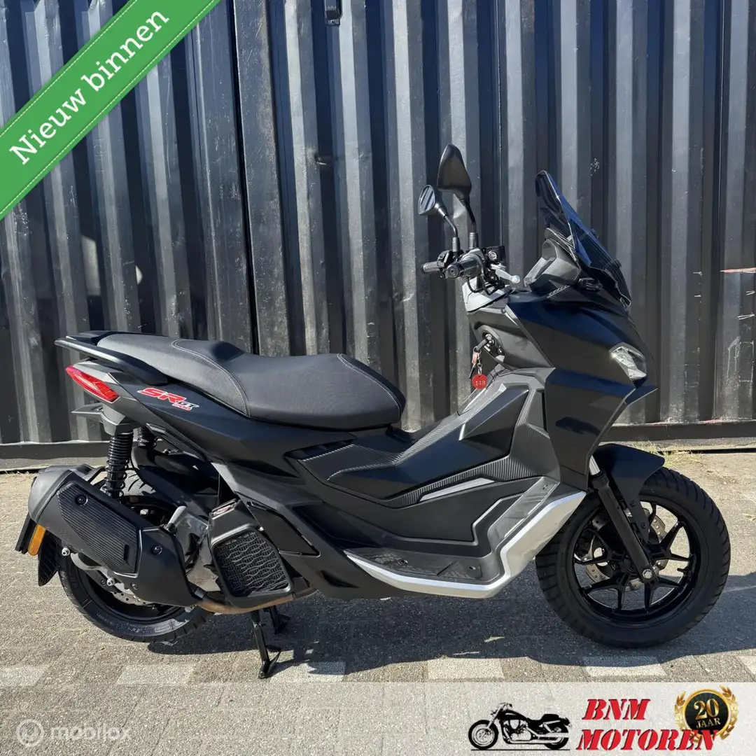 Aprilia SR GT 200 Zwart - 1