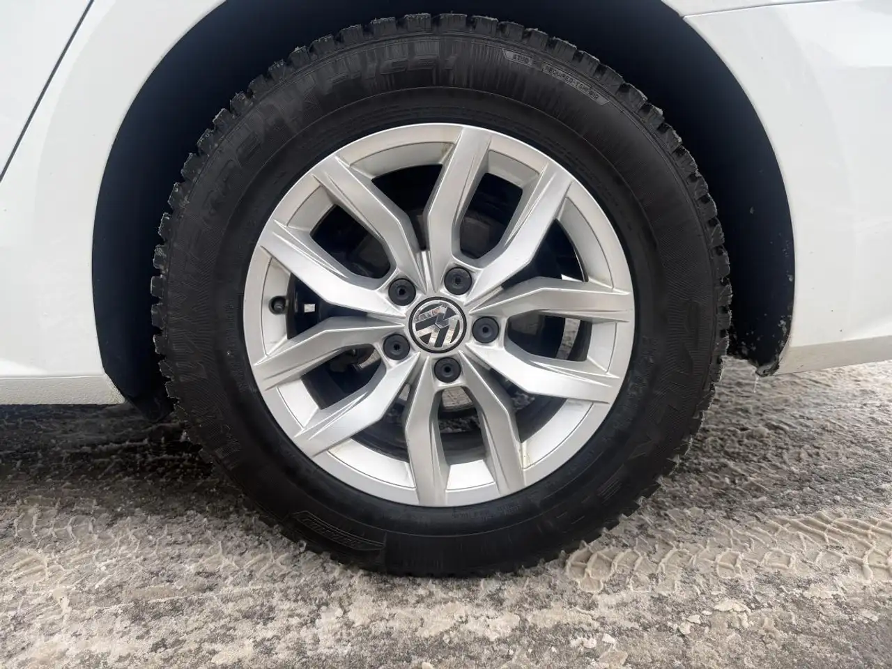 Volkswagen Passat снимка Volkswagen Passat