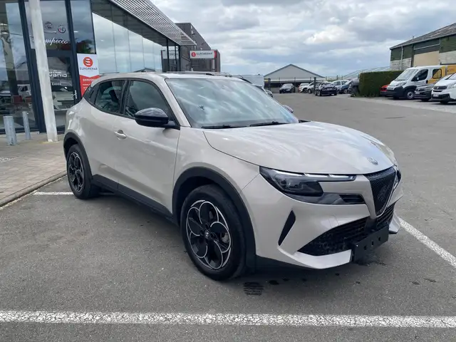 Alfa Romeo Junior e-Junior 54 kWh CARPLAY 156CV GARANTIE