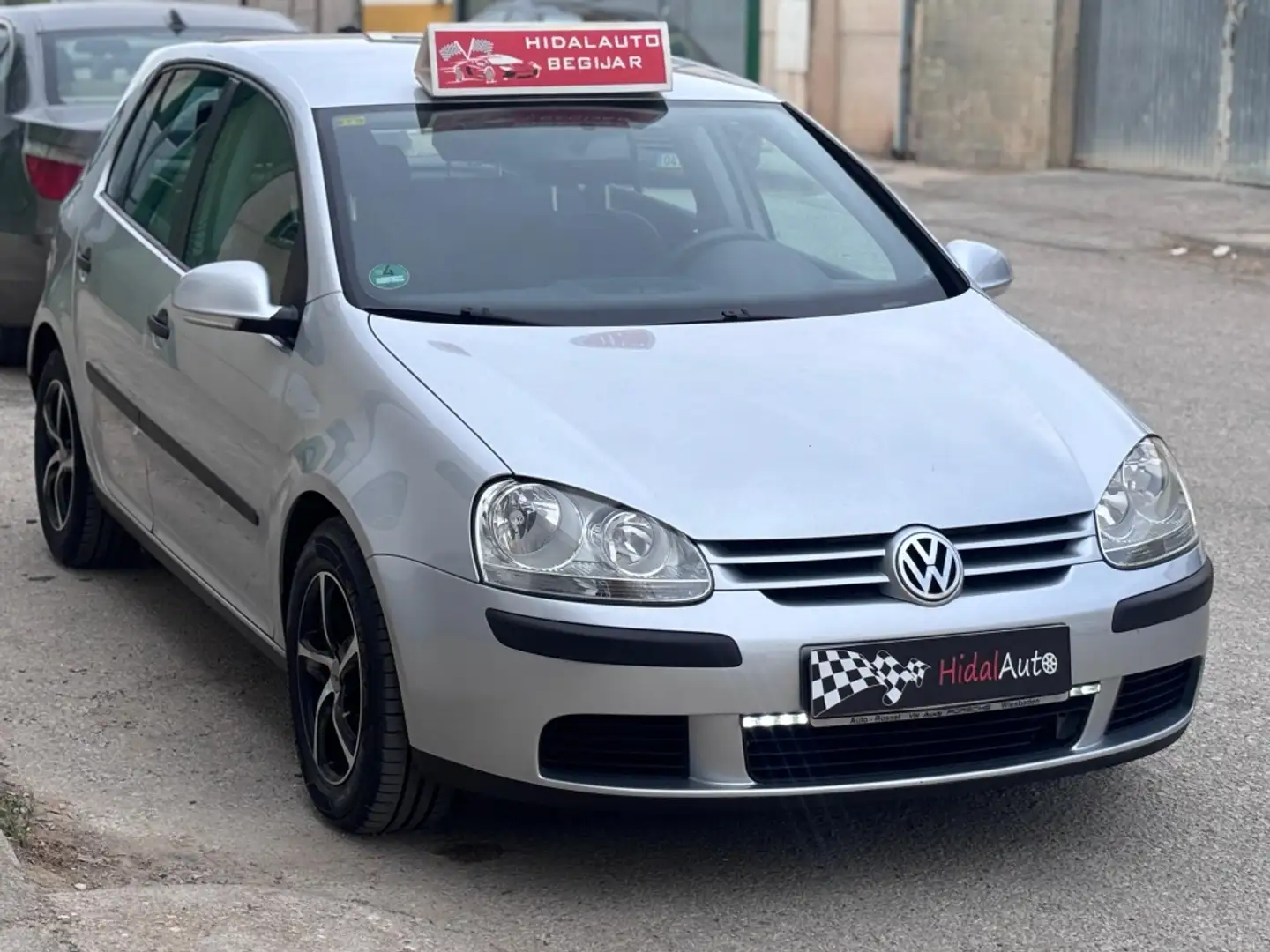 Volkswagen Golf 1.9TDI Trendline 105 Gris - 2