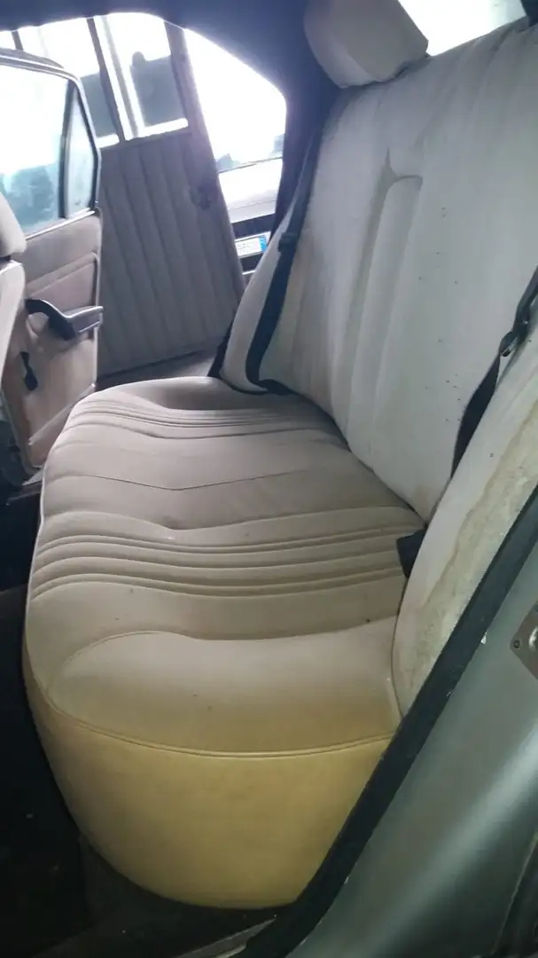 Alfa Romeo Alfetta Alfetta 2.0i Quadrifoglio Oro Grau - 2